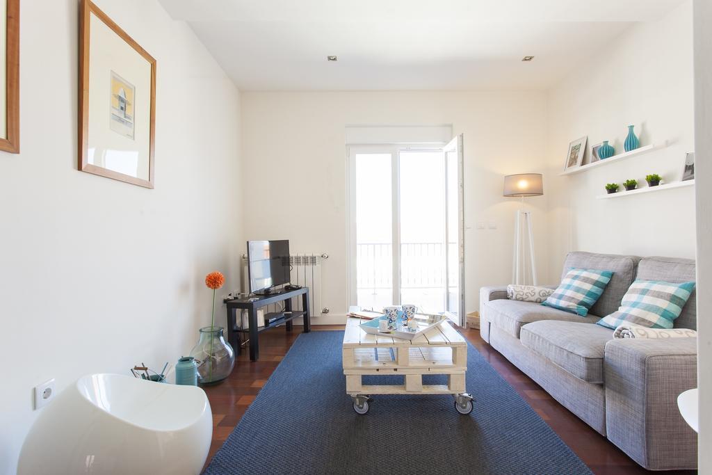Joivy Joyful 2Br Apt With Terrace Nearby Sao Bento Palace Lisboa Phòng bức ảnh