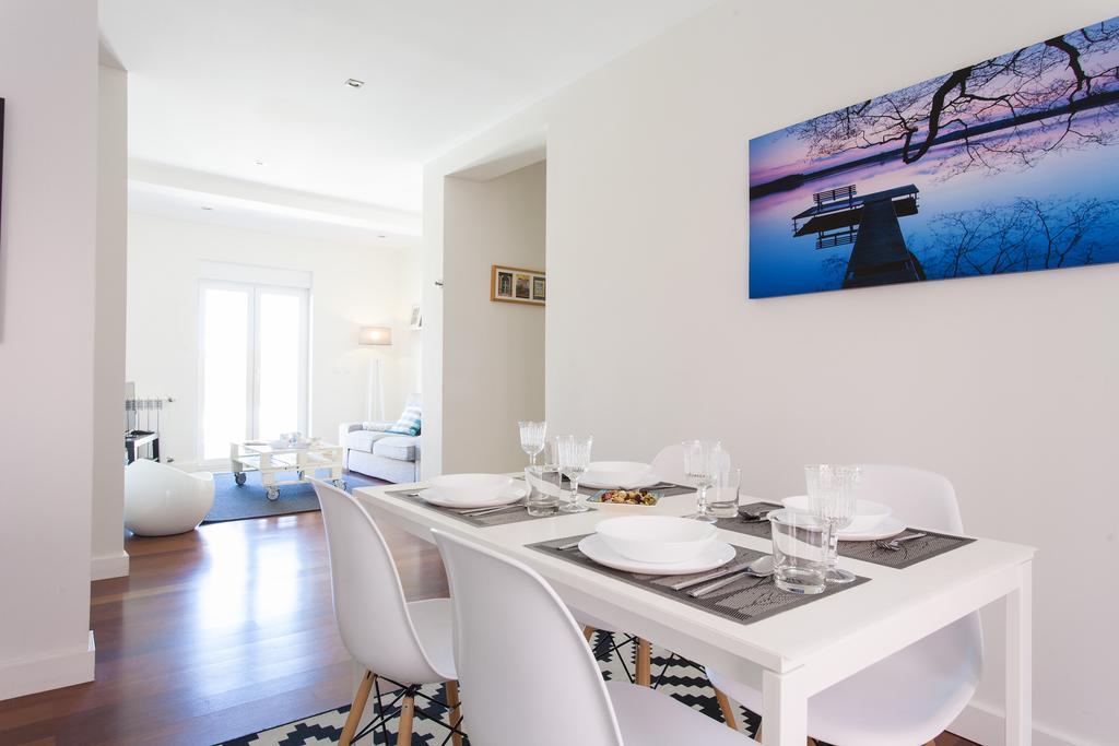 Joivy Joyful 2Br Apt With Terrace Nearby Sao Bento Palace Lisboa Phòng bức ảnh