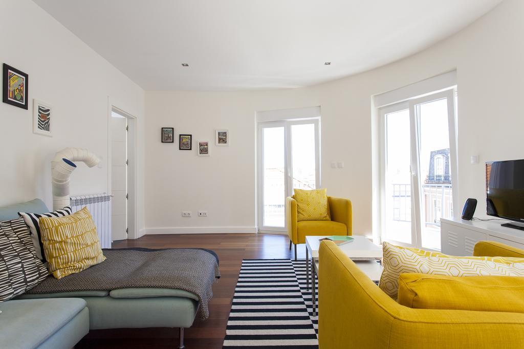 Joivy Joyful 2Br Apt With Terrace Nearby Sao Bento Palace Lisboa Ngoại thất bức ảnh