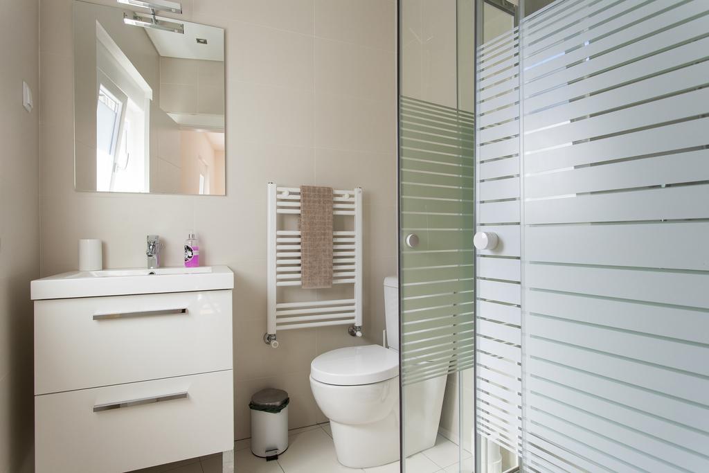 Joivy Joyful 2Br Apt With Terrace Nearby Sao Bento Palace Lisboa Ngoại thất bức ảnh